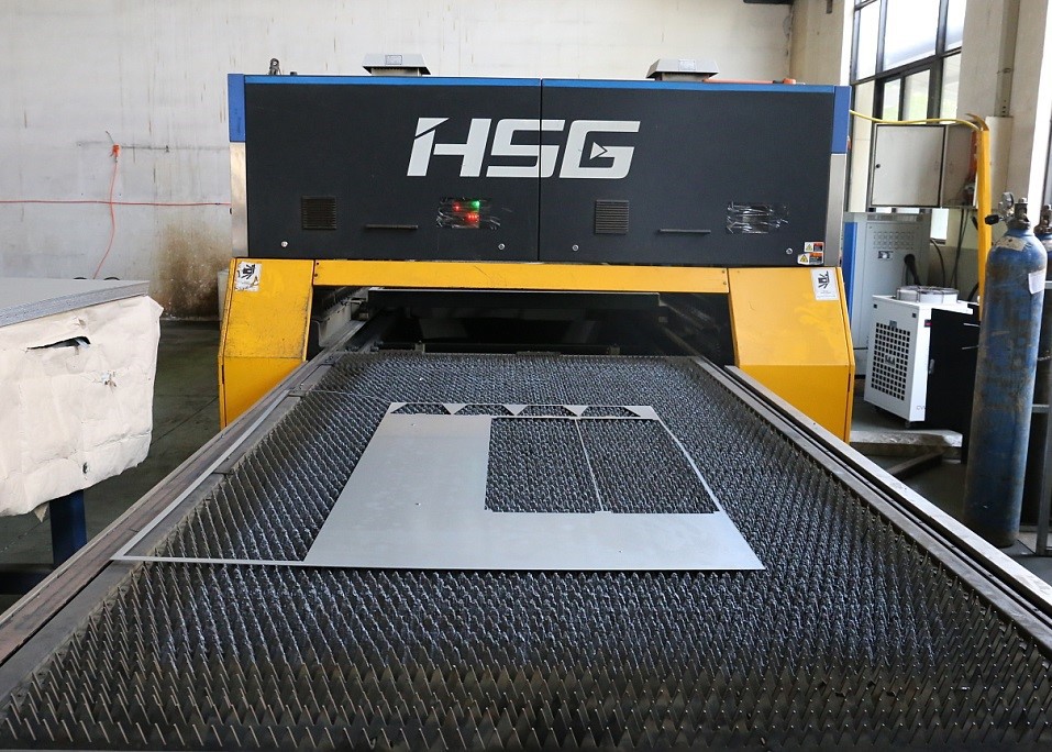 Laser cutting machine Laser cutting machine